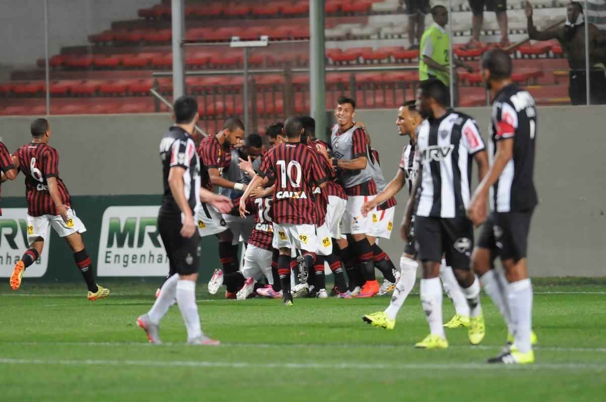 Fotos de Atltico x Atltico-PR, no Independncia, pela 22 rodada do Campeonato Brasileiro (Ramon Lisboa/EM/D.A Press)