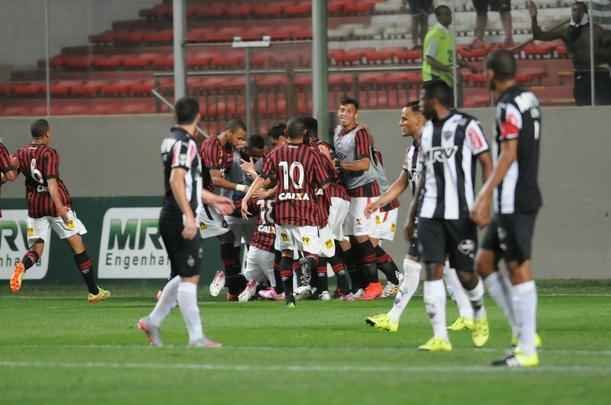 Fotos de Atltico x Atltico-PR, no Independncia, pela 22 rodada do Campeonato Brasileiro (Ramon Lisboa/EM/D.A Press)