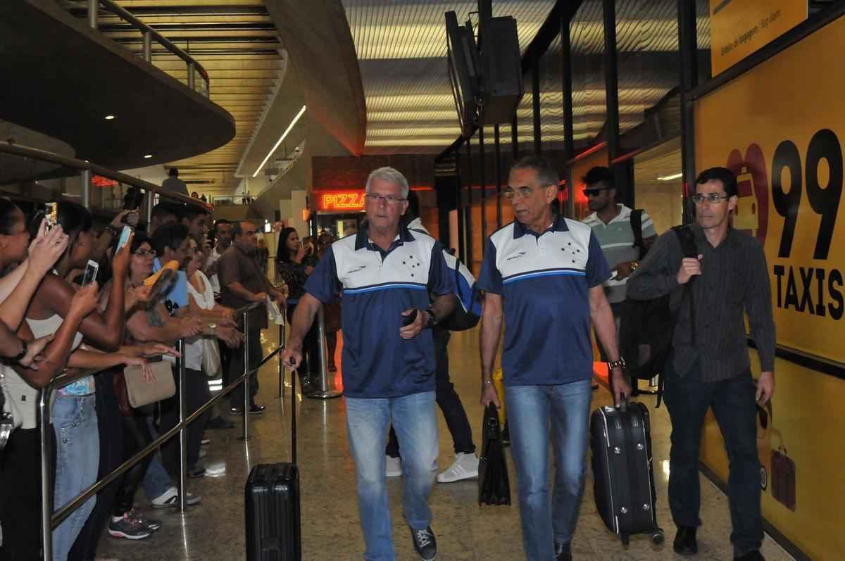 Com apoio de torcedores e assdio de passageiros, equipe retornou m clima tranquilo