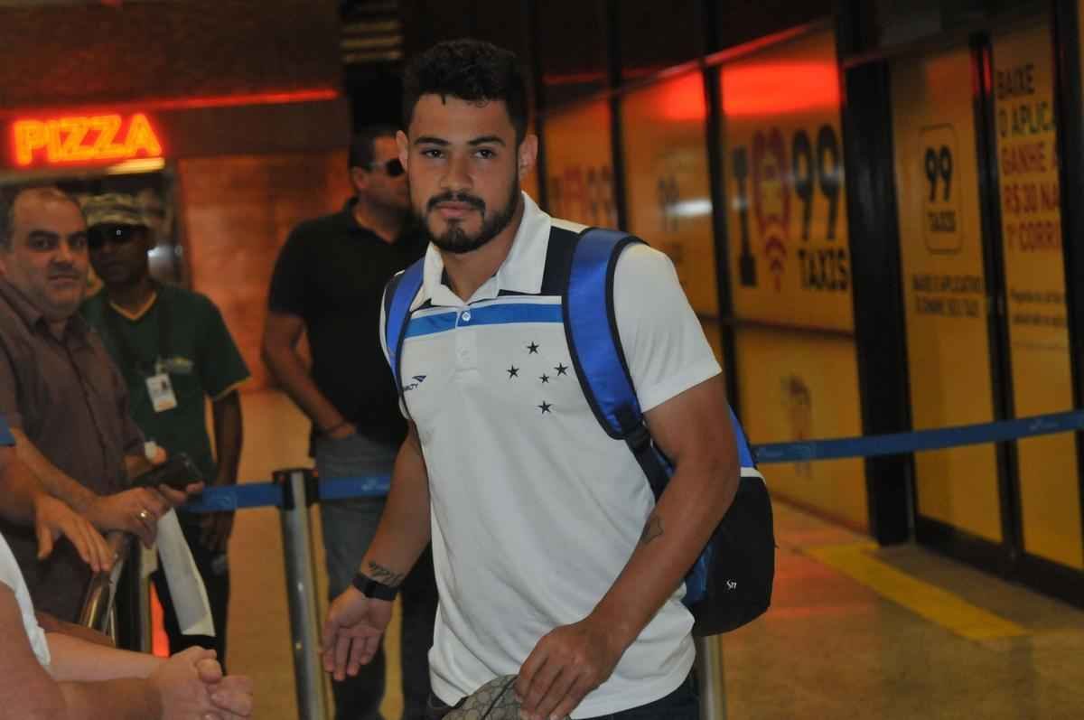 Com apoio de torcedores e assdio de passageiros, equipe retornou m clima tranquilo