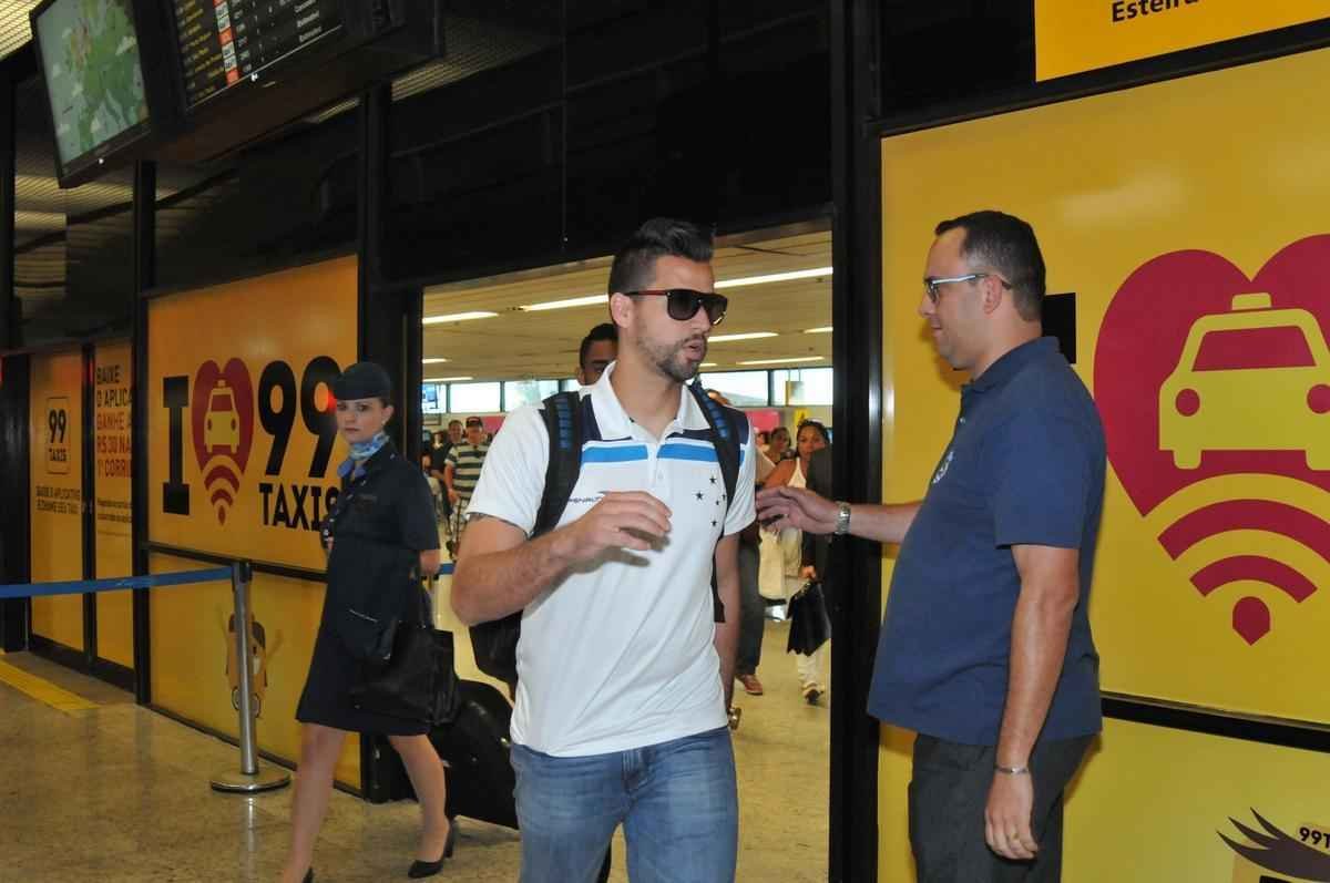 Com apoio de torcedores e assdio de passageiros, equipe retornou m clima tranquilo