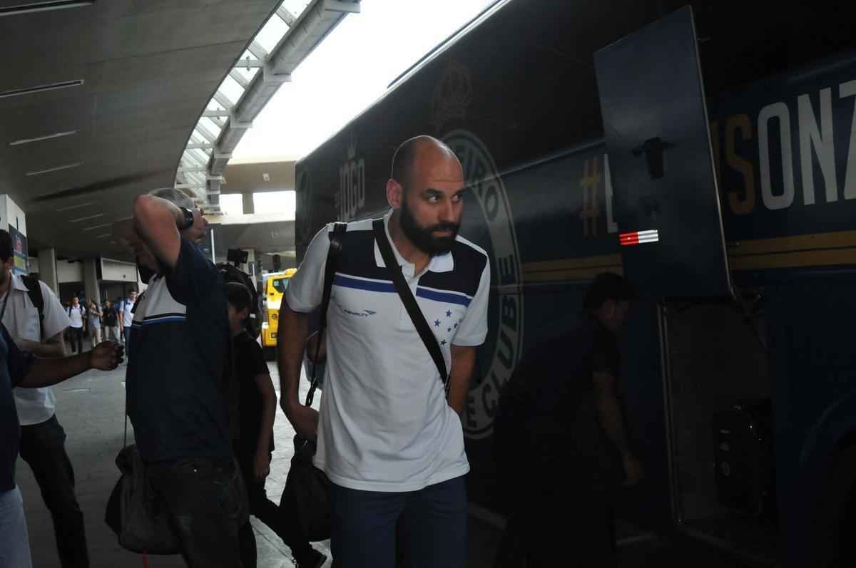 Com apoio de torcedores e assdio de passageiros, equipe retornou m clima tranquilo