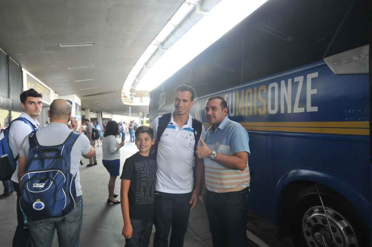 Com apoio de torcedores e assdio de passageiros, equipe retornou m clima tranquilo