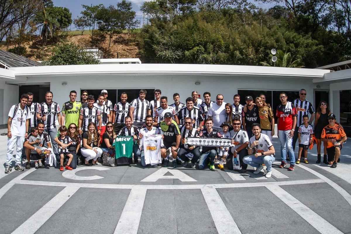 Torcedores do Atltico acompanharam a atividade do clube nesta sexta