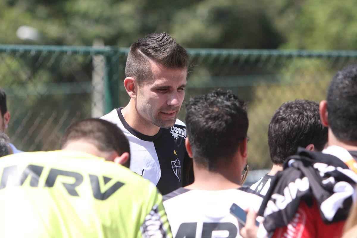 Torcedores do Atltico acompanharam a atividade do clube nesta sexta