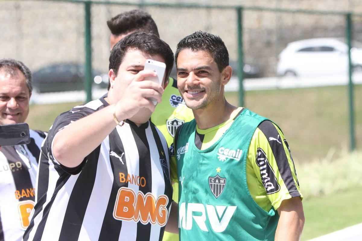 Torcedores do Atltico acompanharam a atividade do clube nesta sexta