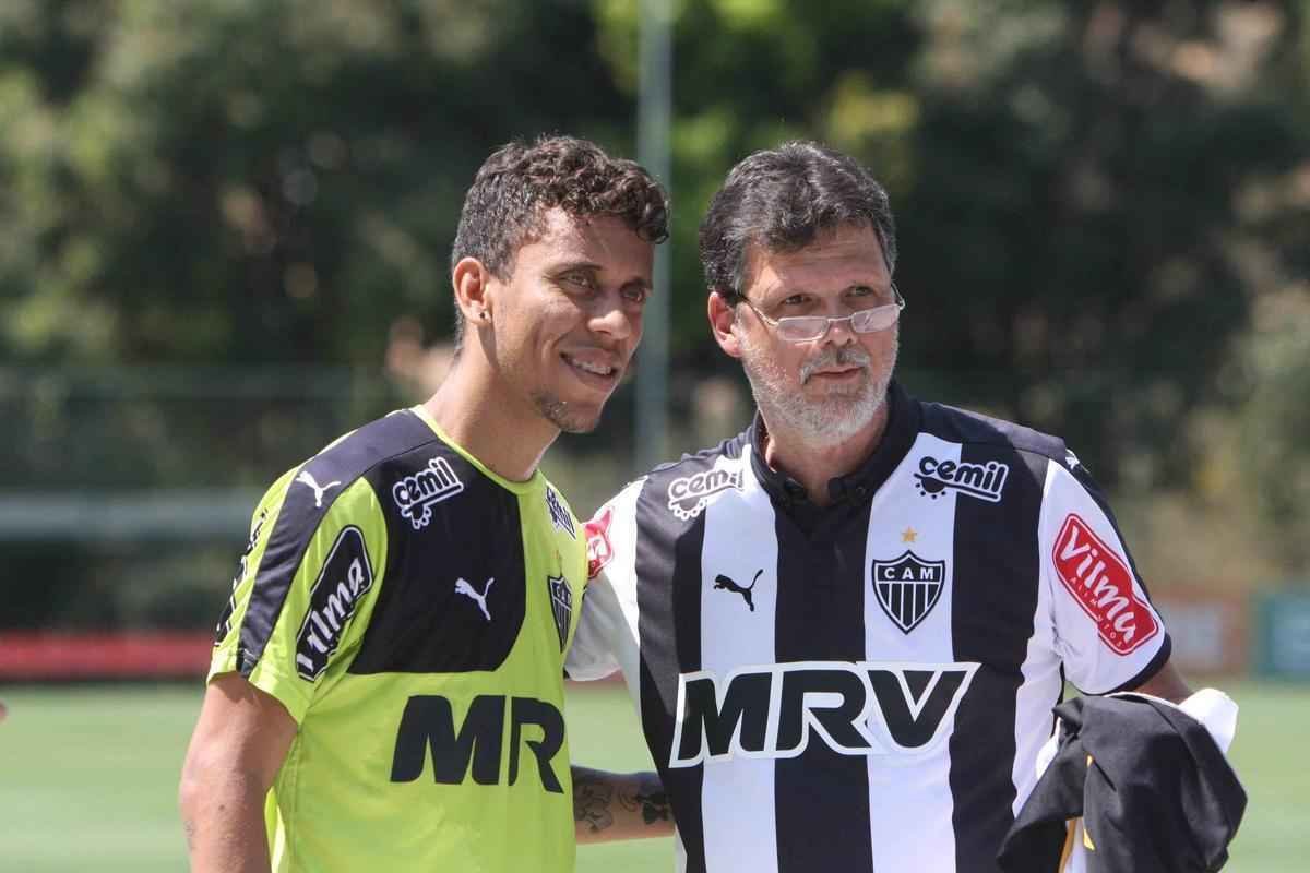 Torcedores do Atltico acompanharam a atividade do clube nesta sexta