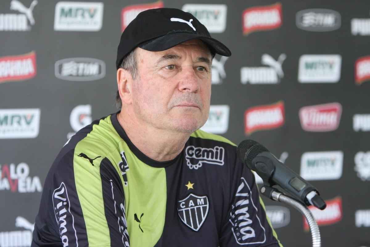 Torcedores do Atltico acompanharam a atividade do clube nesta sexta