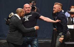 Veja imagens da super coletiva do UFC em Las Vegas - Encarada entre José Aldo e Conor McGregor, que se enfrentam pela unificação do cinturão dos penas, no UFC 194, dia 12 de dezembro