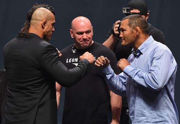 Veja imagens da super coletiva do UFC em Las Vegas - Encarada entre Vitor Belfort e Dan Henderson