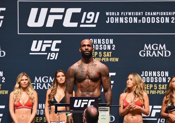 Confira a galeria de fotos da pesagem do UFC 191 - Jimi Manuwa