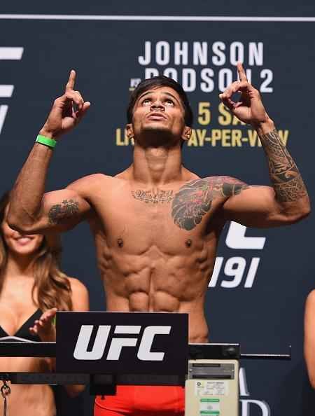 Confira a galeria de fotos da pesagem do UFC 191 - Tiago Trator