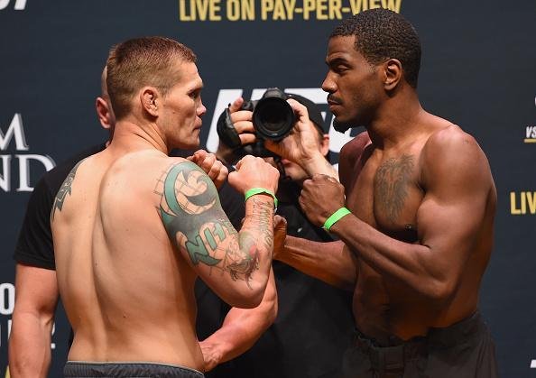 Confira a galeria de fotos da pesagem do UFC 191 - Joe Riggs x Ron Stallings