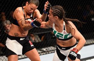 Raquel Pennington (preto) bateu Jssica Andrade por finalizao no UFC 191