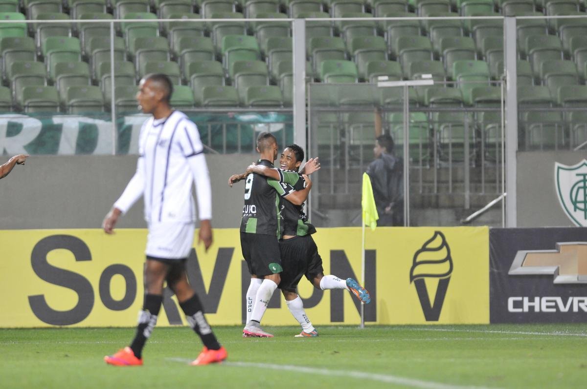 Fotos de Amrica x Bragantino, no Independncia, pela 23 rodada da Srie B do Campeonato Brasileiro