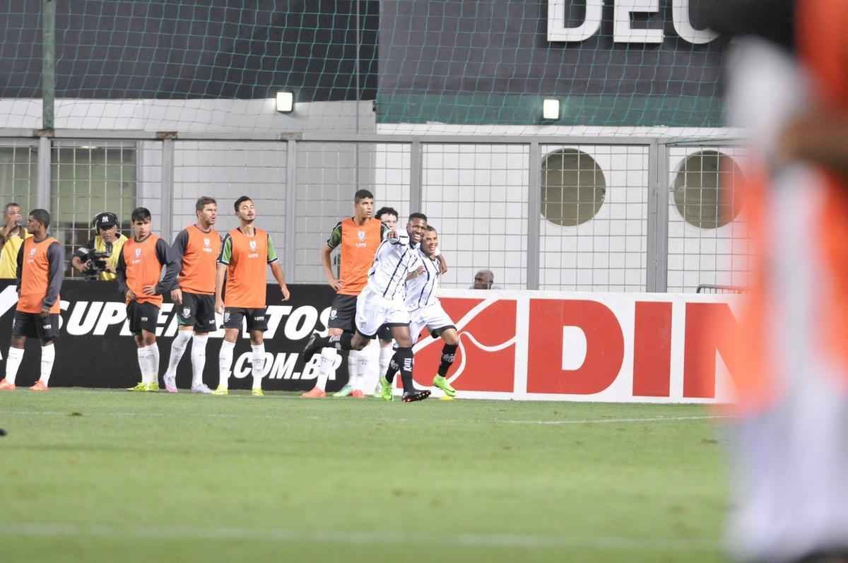 Fotos de Amrica x Bragantino, no Independncia, pela 23 rodada da Srie B do Campeonato Brasileiro
