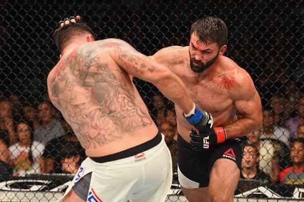 Andrei Arlovski venceu Frank Mir por deciso unnime