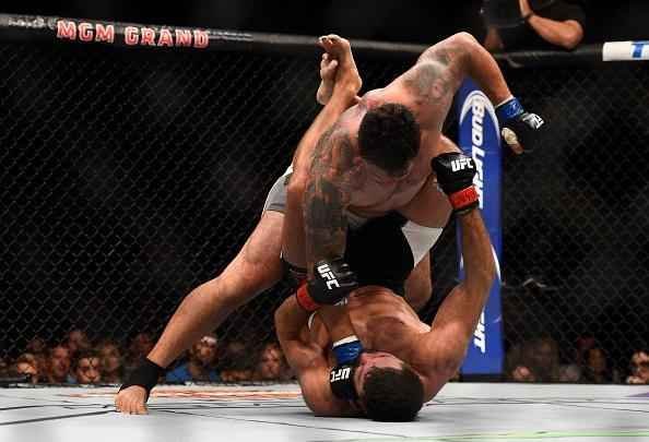 Andrei Arlovski venceu Frank Mir por deciso unnime