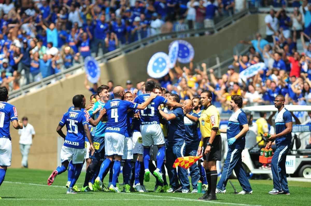 Alexandre Guzanshe/EM/D.A Press