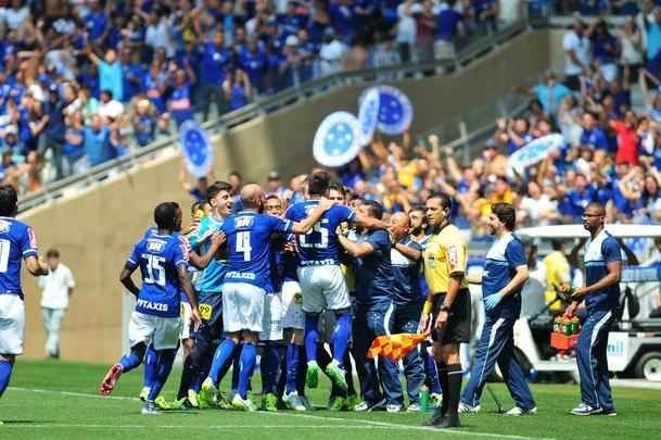 Alexandre Guzanshe/EM/D.A Press