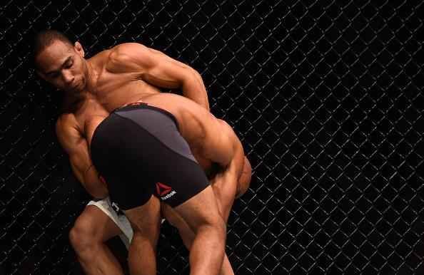 Demetrious Johnson vence John Dodson na luta principal do UFC 191 e mantm cinturo