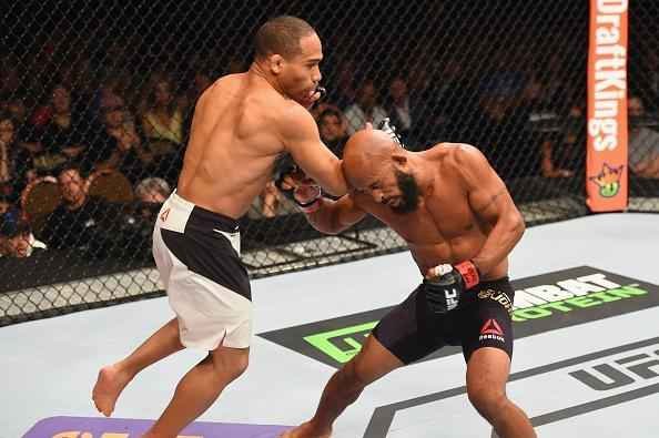 Demetrious Johnson vence John Dodson na luta principal do UFC 191 e mantm cinturo