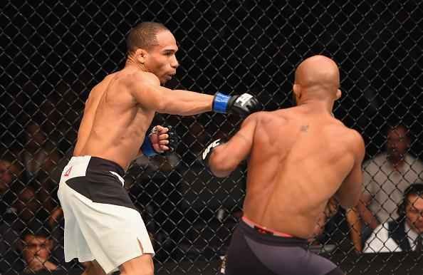 Demetrious Johnson vence John Dodson na luta principal do UFC 191 e mantm cinturo