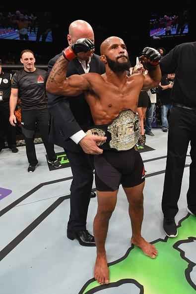 Demetrious Johnson vence John Dodson na luta principal do UFC 191 e mantm cinturo