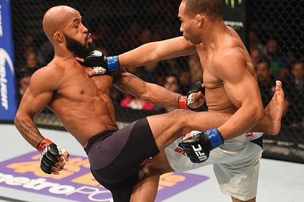 Demetrious Johnson vence John Dodson na luta principal do UFC 191 e mantm cinturo