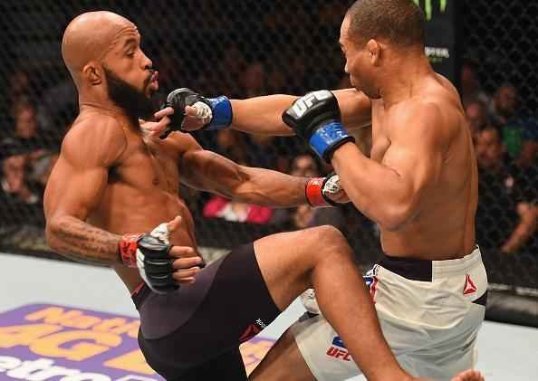 Demetrious Johnson vence John Dodson na luta principal do UFC 191 e mantm cinturo