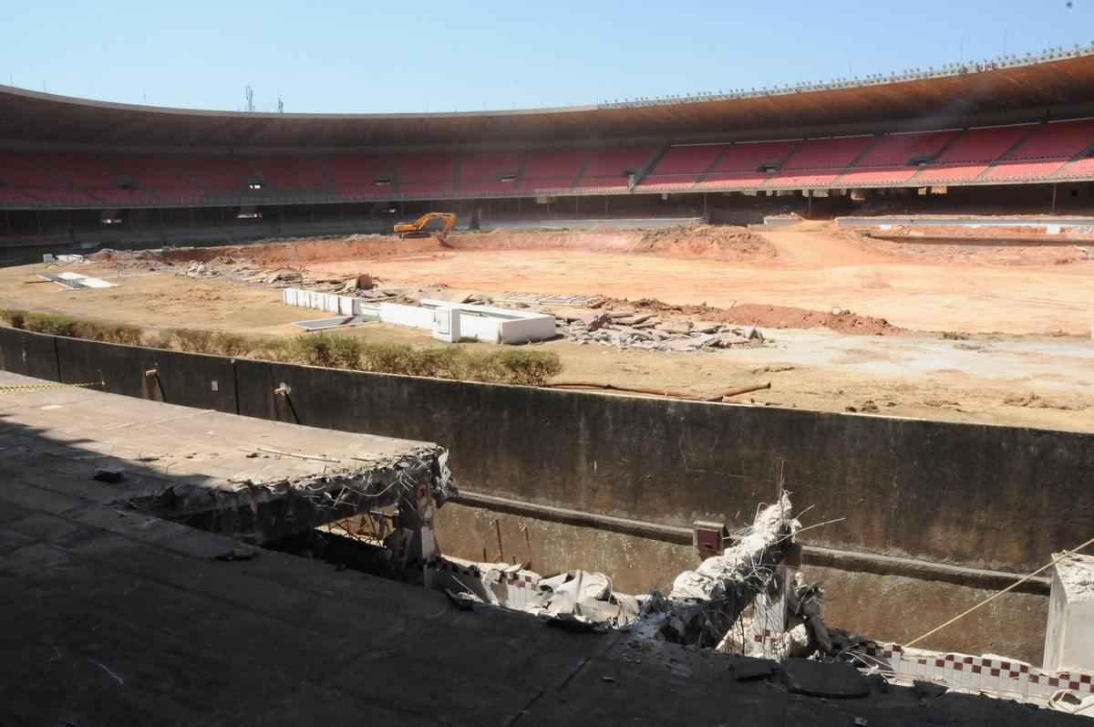 Fotos Jorge Gontijo, retratando vários momentos ao logo dos 50 anos do Mineirão