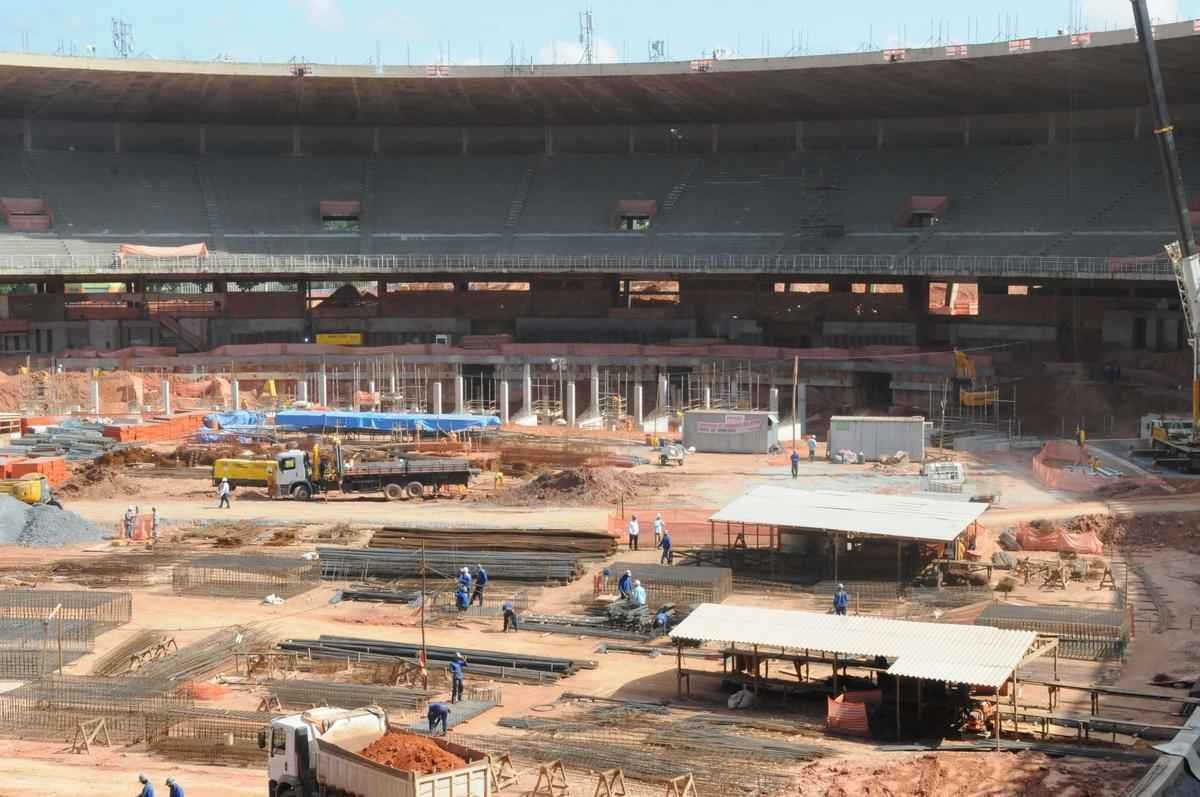 Fotos Jorge Gontijo, retratando vários momentos ao logo dos 50 anos do Mineirão