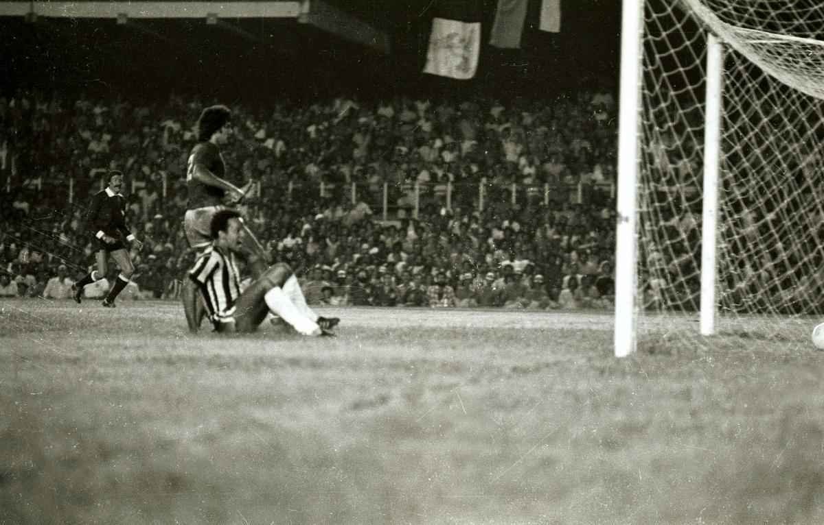 Fotos Jorge Gontijo, retratando vários momentos ao logo dos 50 anos do Mineirão