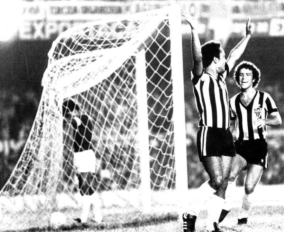 Fotos Jorge Gontijo, retratando vários momentos ao logo dos 50 anos do Mineirão