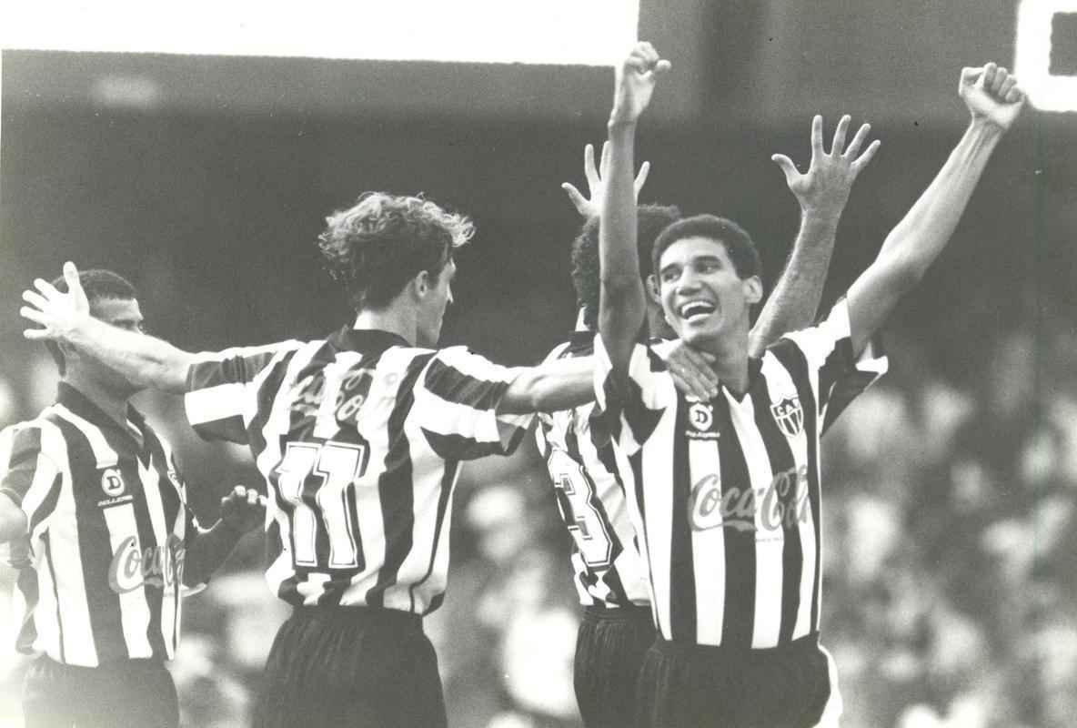 Fotos Jorge Gontijo, retratando vários momentos ao logo dos 50 anos do Mineirão