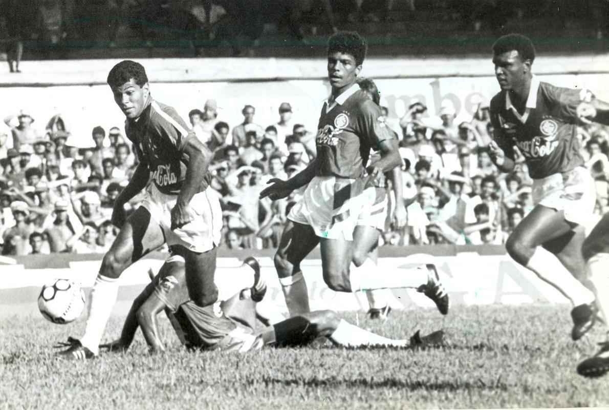 Fotos Jorge Gontijo, retratando vários momentos ao logo dos 50 anos do Mineirão