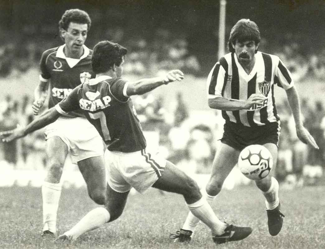 Fotos Jorge Gontijo, retratando vários momentos ao logo dos 50 anos do Mineirão