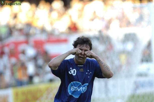 A diferença em relação à decisão do ano anterior era que a vantagem agora era do Galo. Mas a Raposa, ainda sob o comando de Adílson Batista, repetiu o placar do jogo de ida de 2008. O primeiro tempo teve apenas um gol, marcado por Kléber já aos 39min. Na etapa final, Leonardo Silva e Jonathan, duas vezes cada, fizeram o time celeste repetir a maior goleada na história dos clássicos no Gigante da Pampulha.