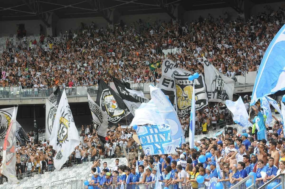 Imagens da torcida do Cruzeiro no clssico contra o Atltico no Mineiro