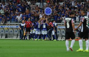 Willian marcou o gol do Cruzeiro no primeiro tempo e contou com falha de goleiro Victor no lance