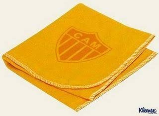 Falha de Victor no primeiro gol, pnalti perdido por Willian no final e arbitragem viraram memes 