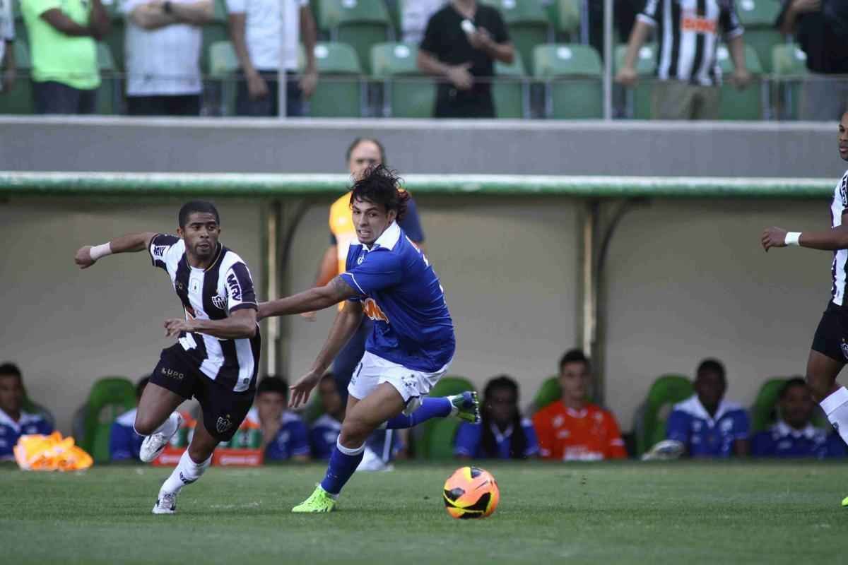 Jnior Csar foi pea importante na equipe do tcnico Cuca em 2012 e 2013