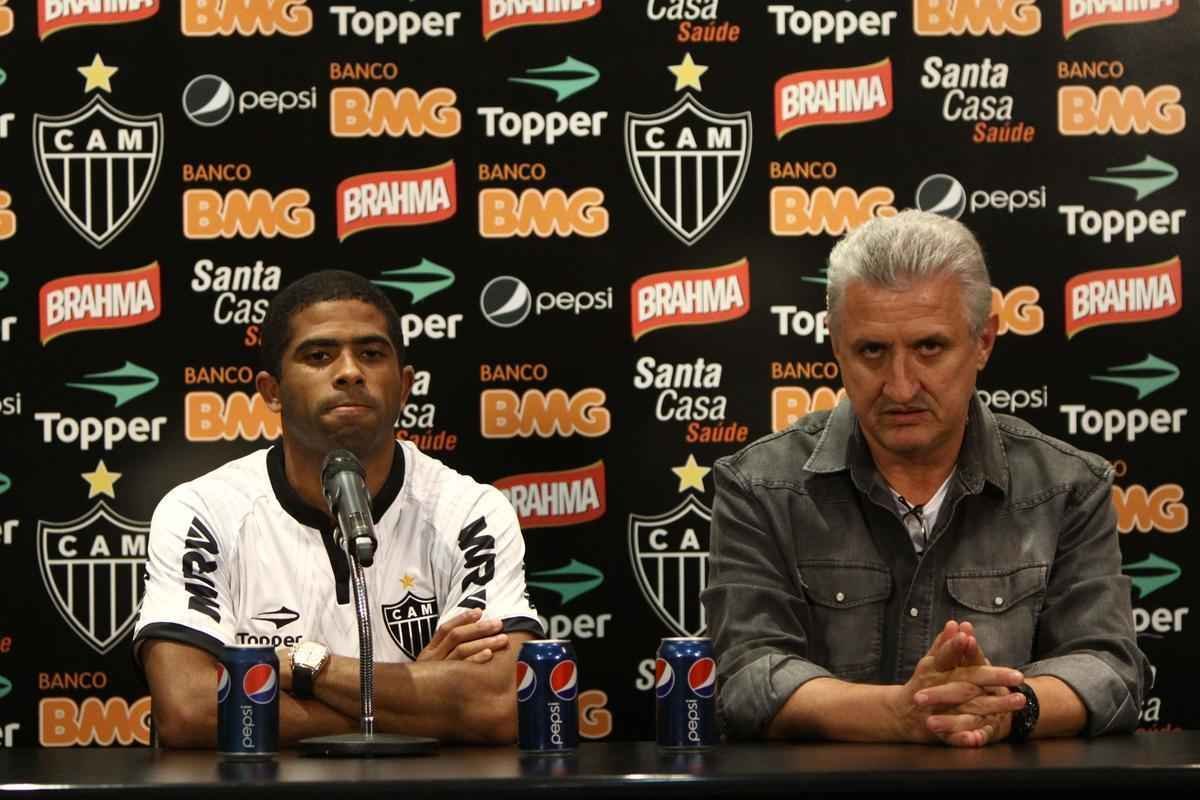 Jnior Csar foi pea importante na equipe do tcnico Cuca em 2012 e 2013