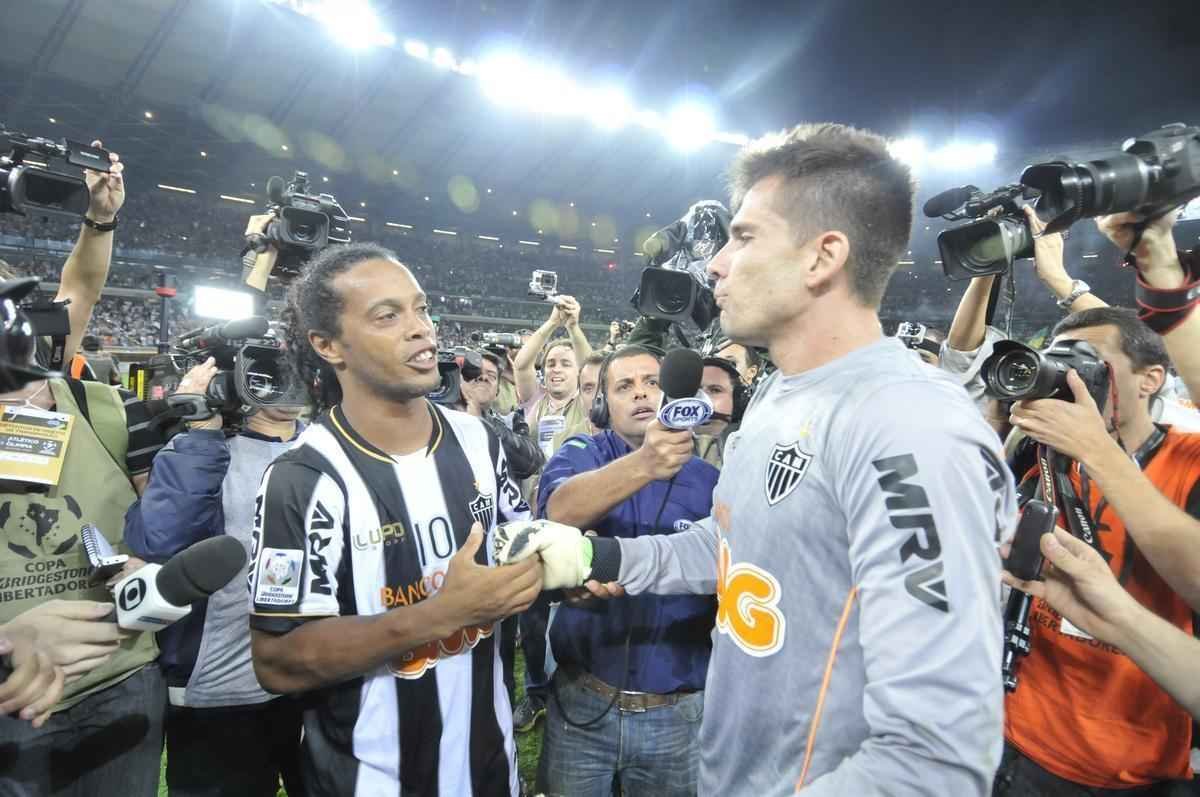 Ronaldinho Gacho e Victor: cones da Libertadores de 2013