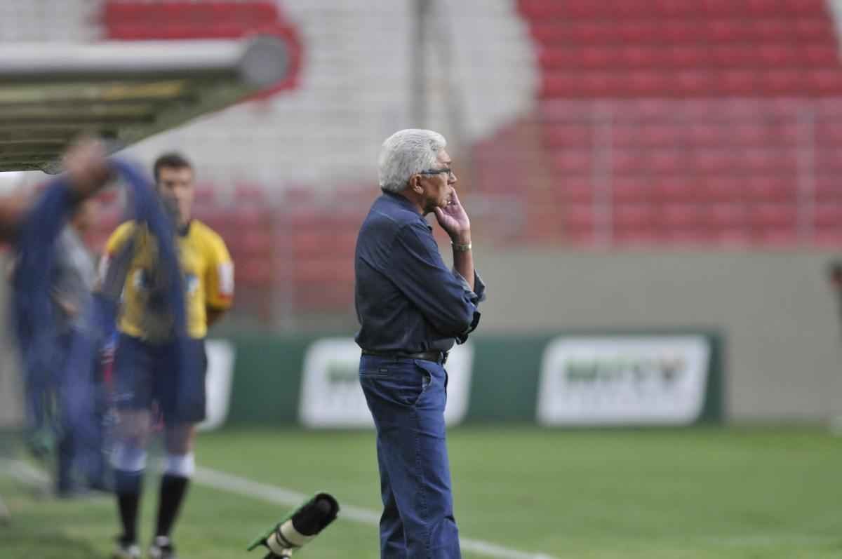 Em 2015, o Coelho saiu da primeira fase do Campeonato Mineiro por causa de desvantagem nos critrios de desempate - somou os mesmos 20 pontos do quarto colocado Tombense, porm venceu um jogo a menos (6 a 5). Na Srie B, a equipe luta para se firmar entre os quatro primeiros colocados - est em sexto, com 41 pontos.