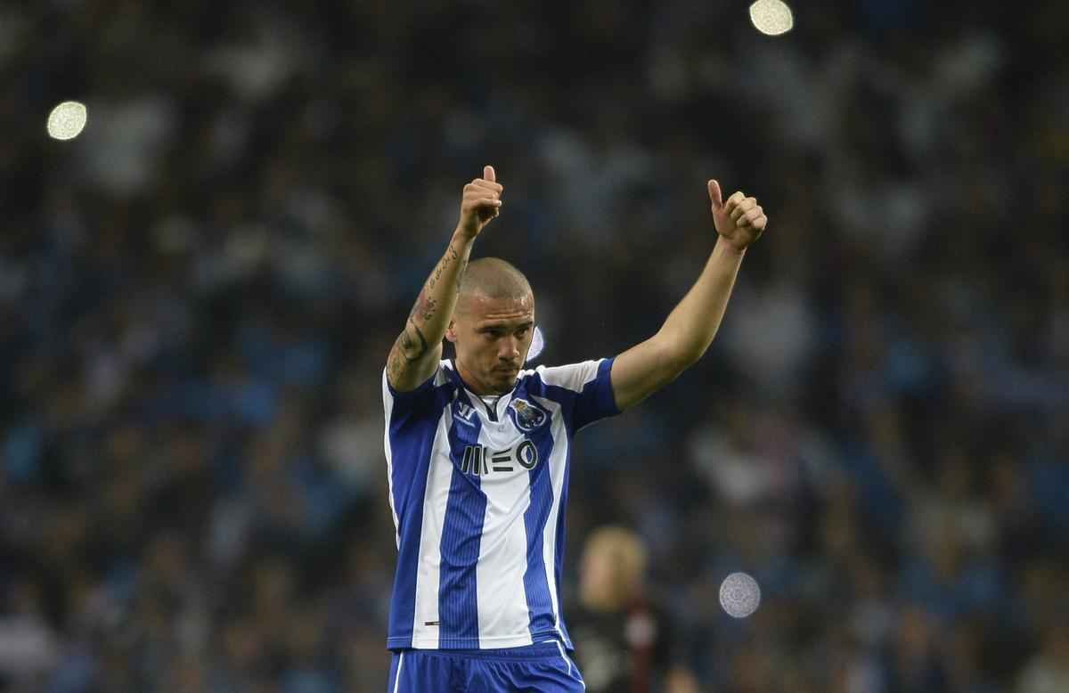 Maicon (Porto) - No Porto desde 2009, o defensor foi revelado pelo Cruzeiro. Ficou na Toca da Raposa de 2006 a 2007