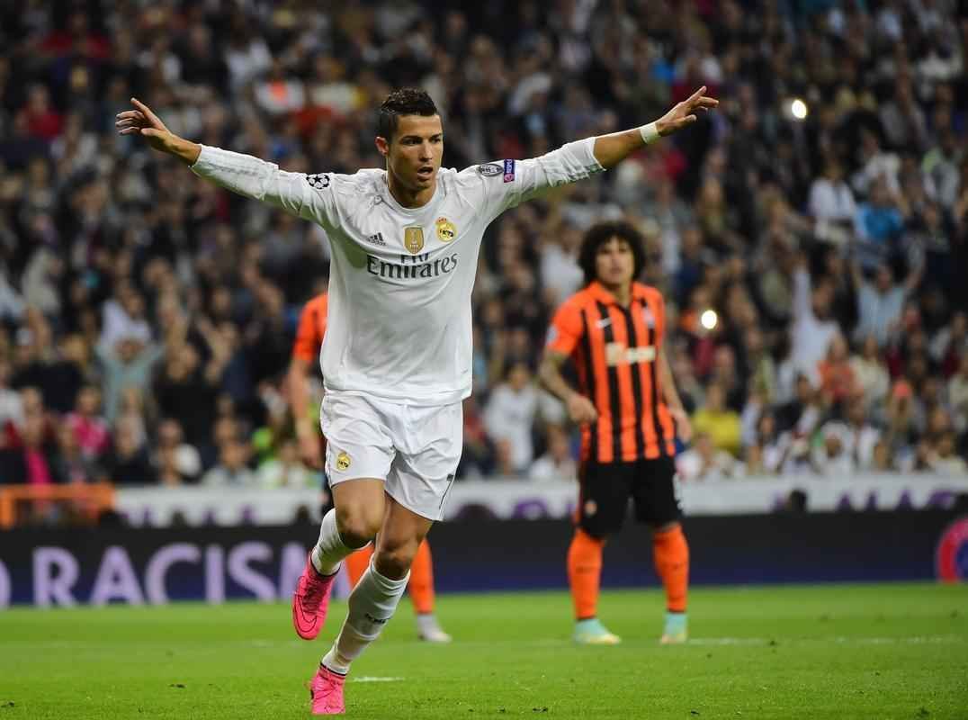Real Madrid vence Shakhtar Donetsk com trs gols de Cristiano Ronaldo e um de Karim Benzema 