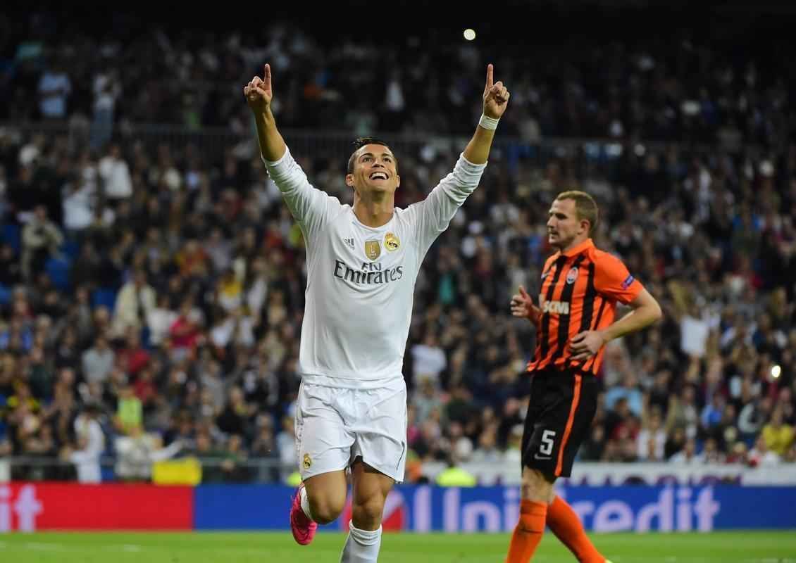 Real Madrid vence Shakhtar Donetsk com trs gols de Cristiano Ronaldo e um de Karim Benzema 