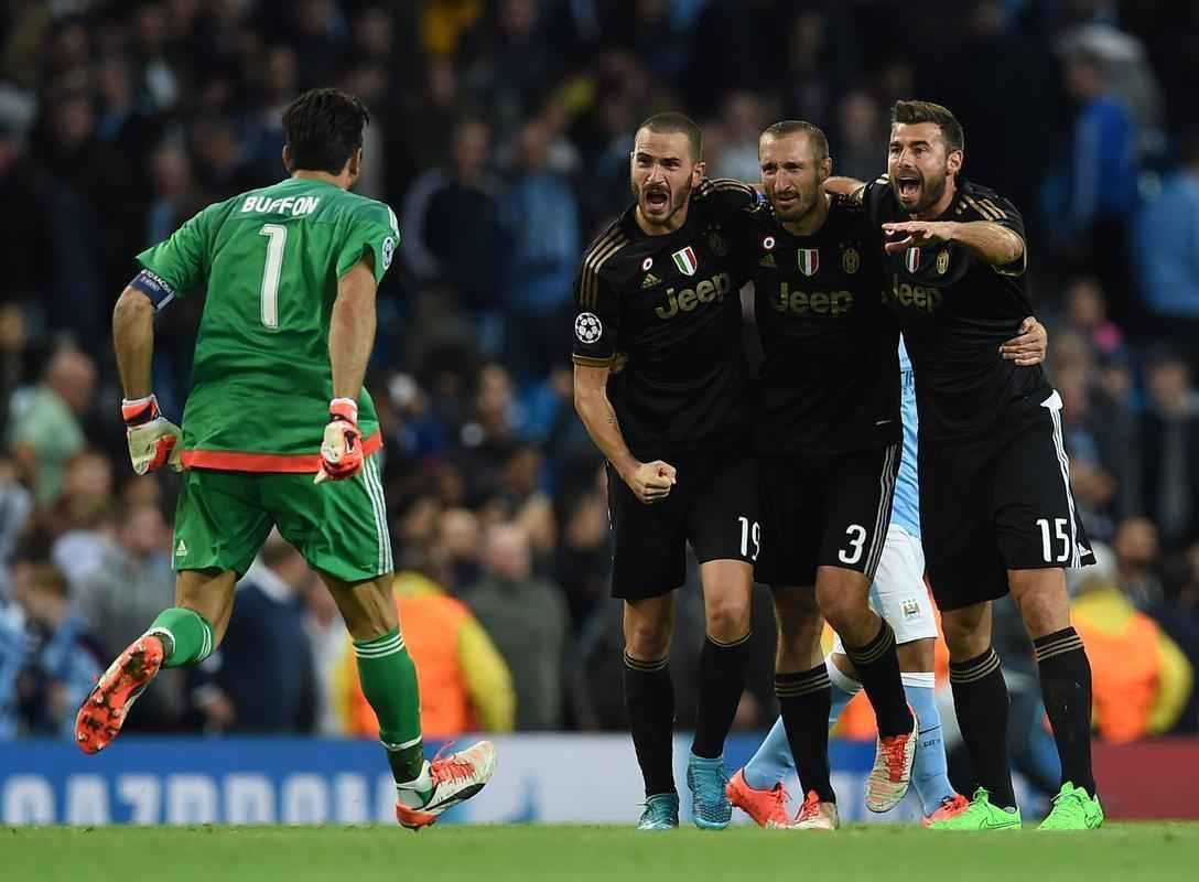 Juventus vira sobre Manchester City com gols de Mario Mandzukic e lvaro Morata