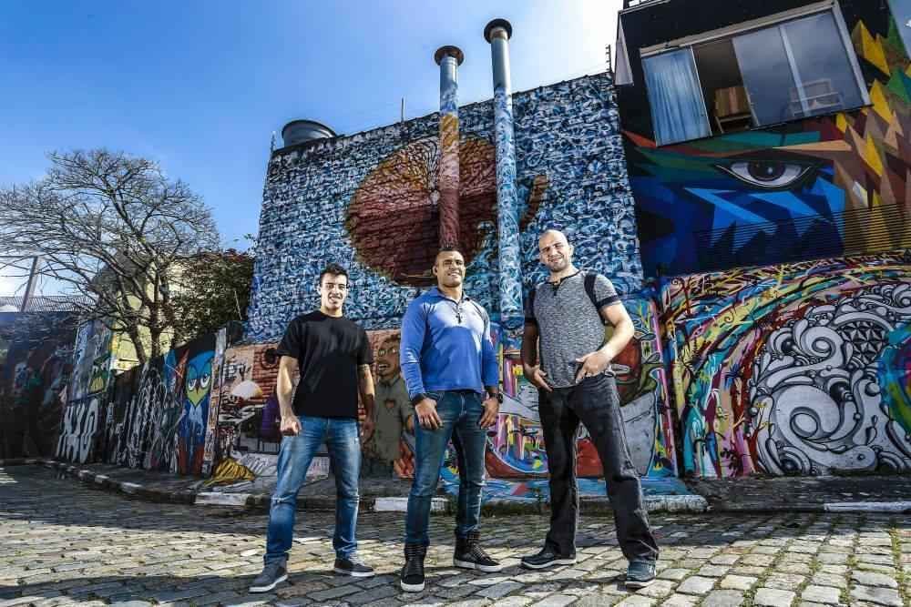 Sesso de fotos do UFC em So Paulo - Thominhas, Belfort e Glover na Vila Madalena